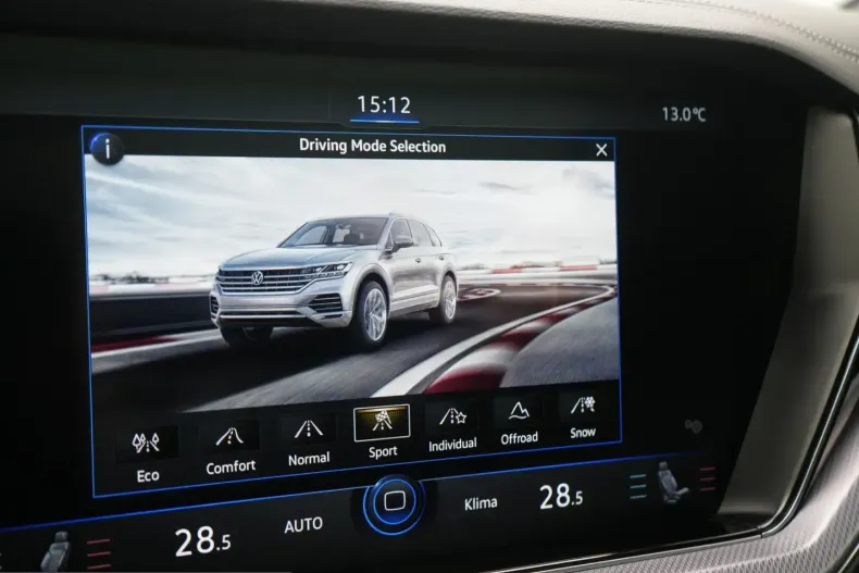 Volkswagen Touareg din 2022 cu 68.398 km - oferta VOL203019 - foto 10