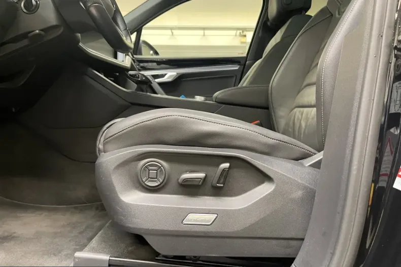 Volkswagen Touareg din 2021 cu 39.903 km - oferta VOL203020 - foto 9