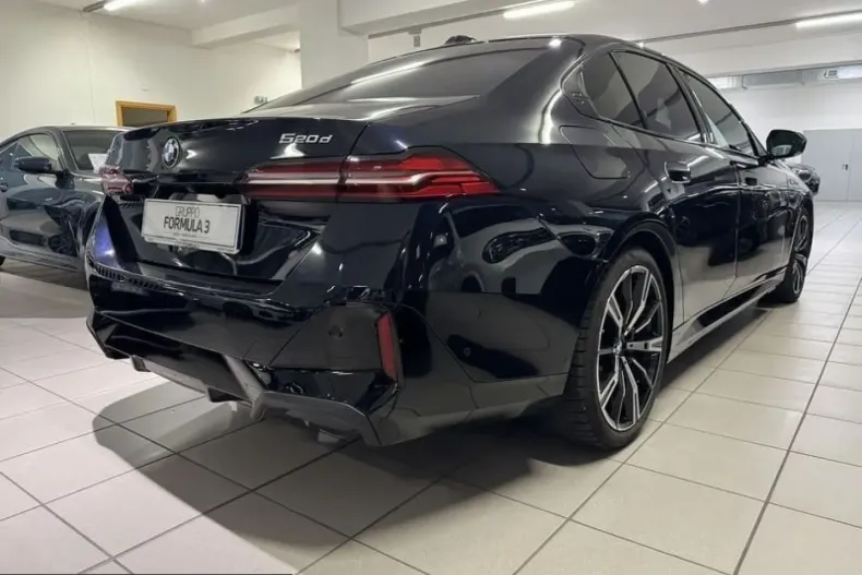 BMW 520d (Seria 5) din 2024 cu 79.411 km - oferta BMW203024 - foto 3