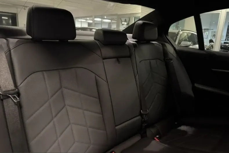 BMW 520d (Seria 5) din 2024 cu 79.411 km - oferta BMW203024 - foto 11