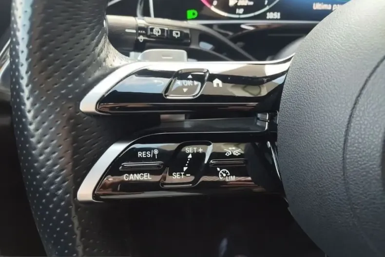 Mercedes-Benz E 220 (Clasa E) din 2024 cu 90.287 km - oferta MER203028 - foto 13