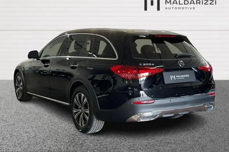 Mercedes-Benz C 220 (Clasa C) din 2022 cu 66.372 km - oferta MER203036 - foto 4