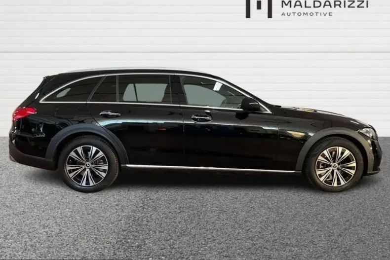 Mercedes-Benz C 220 (Clasa C) din 2022 cu 66.372 km - oferta MER203036 - foto 5