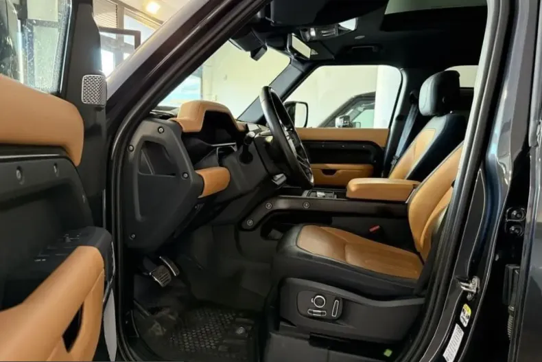 Land Rover Defender din 2023 cu 63.000 km - oferta LAN203045 - foto 11