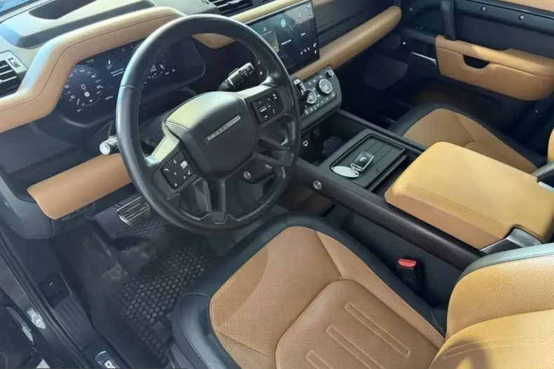 Land Rover Defender din 2023 cu 63.000 km - oferta LAN203045 - foto 12