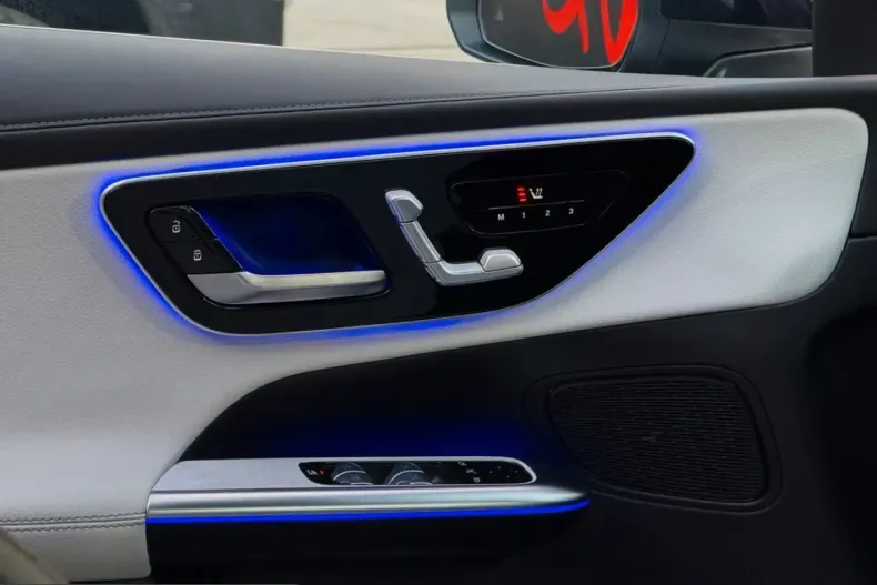 Mercedes-Benz GLC 300 (Clasa GLC) din 2024 cu 45.000 km - oferta MER203062 - foto 12