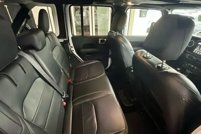 Jeep Wrangler din 2023 cu 44.150 km - oferta JEE203066 - foto 10