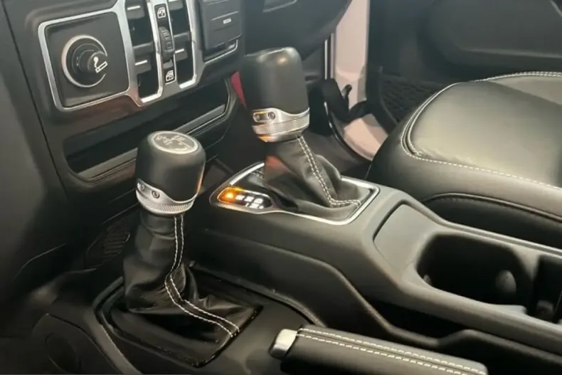 Jeep Wrangler din 2023 cu 44.150 km - oferta JEE203066 - foto 14