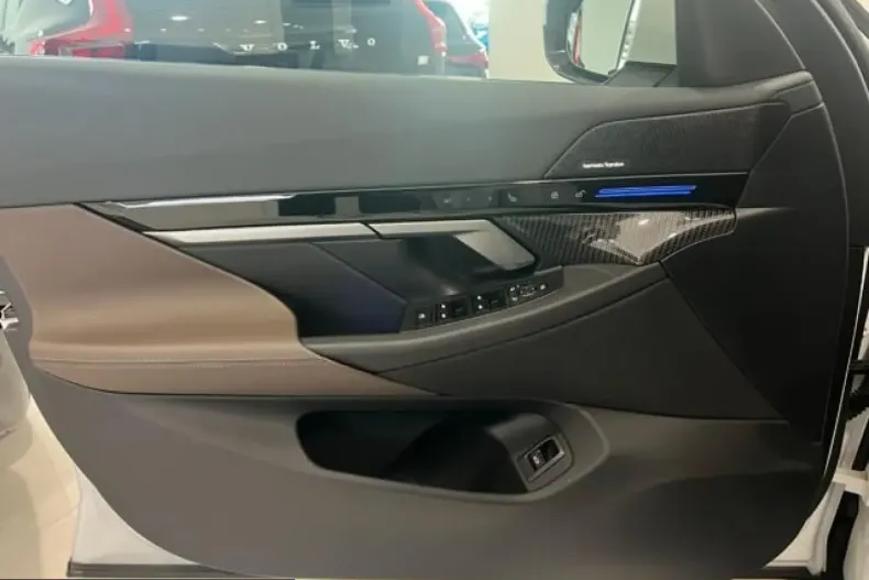 BMW 520d (Seria 5) din 2024 cu 32.700 km - oferta BMW203081 - foto 8