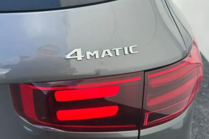 Mercedes-Benz GLB 200 (Clasa GLB) din 2024 cu 30.000 km - oferta MER203082 - foto 6