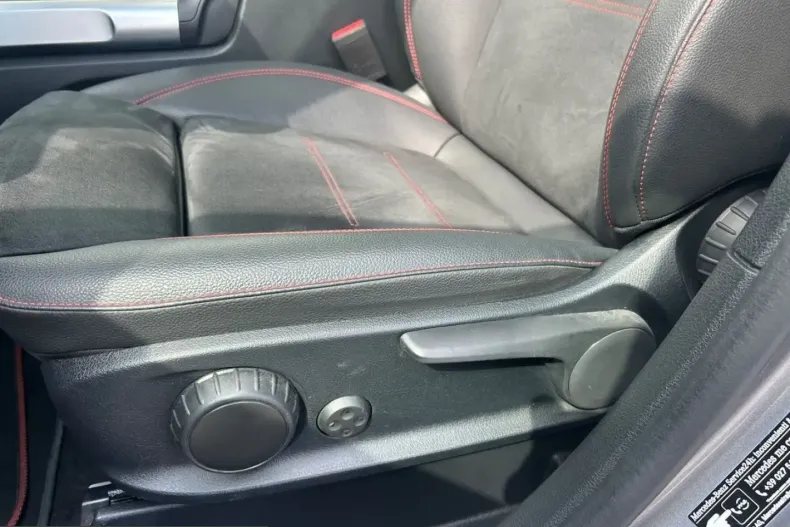 Mercedes-Benz GLB 200 (Clasa GLB) din 2024 cu 30.000 km - oferta MER203082 - foto 15