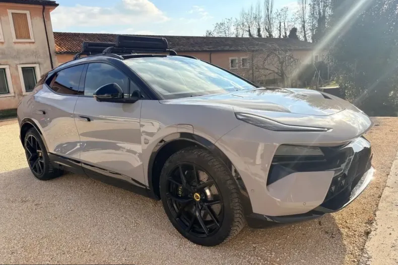 Lotus Eletre din 2024 cu 40.000 km - oferta LOT203084 - foto 1