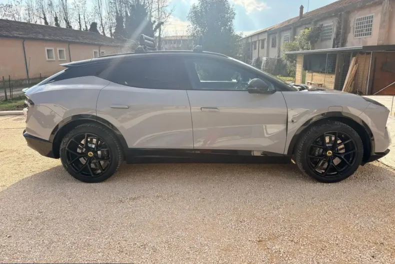 Lotus Eletre din 2024 cu 40.000 km - oferta LOT203084 - foto 4