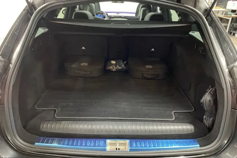 Mercedes-Benz E 300 (Clasa E) din 2024 cu 18.511 km - oferta MER203085 - foto 12