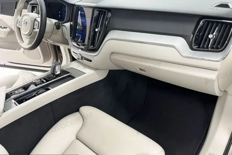 Volvo XC60 din 2023 cu 49.600 km - oferta VOL203088 - foto 10