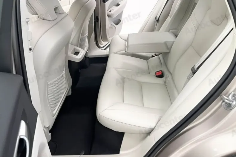 Volvo XC60 din 2023 cu 49.600 km - oferta VOL203088 - foto 11