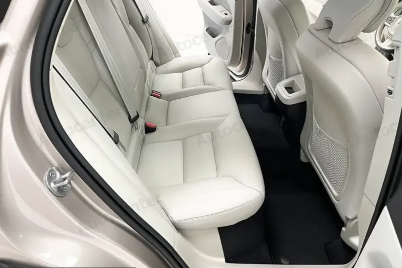 Volvo XC60 din 2023 cu 49.600 km - oferta VOL203088 - foto 12