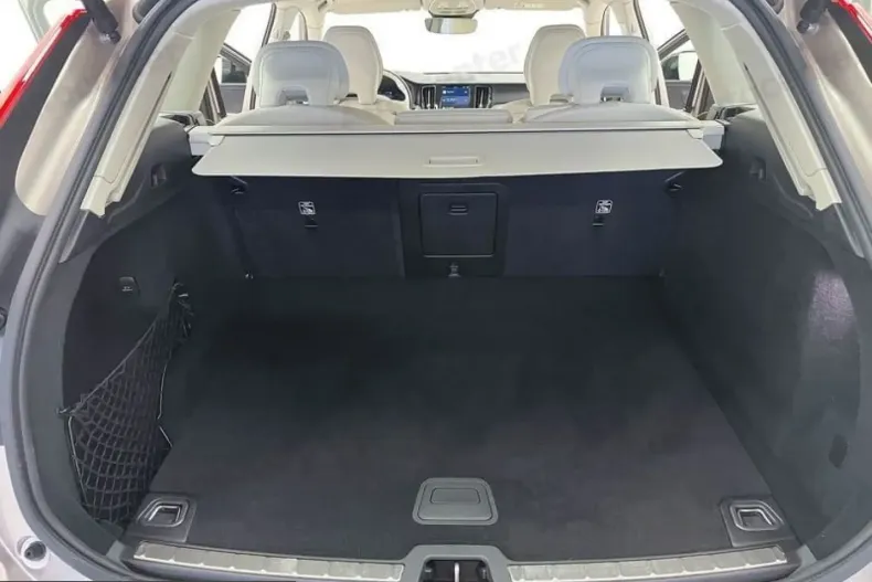 Volvo XC60 din 2023 cu 49.600 km - oferta VOL203088 - foto 13