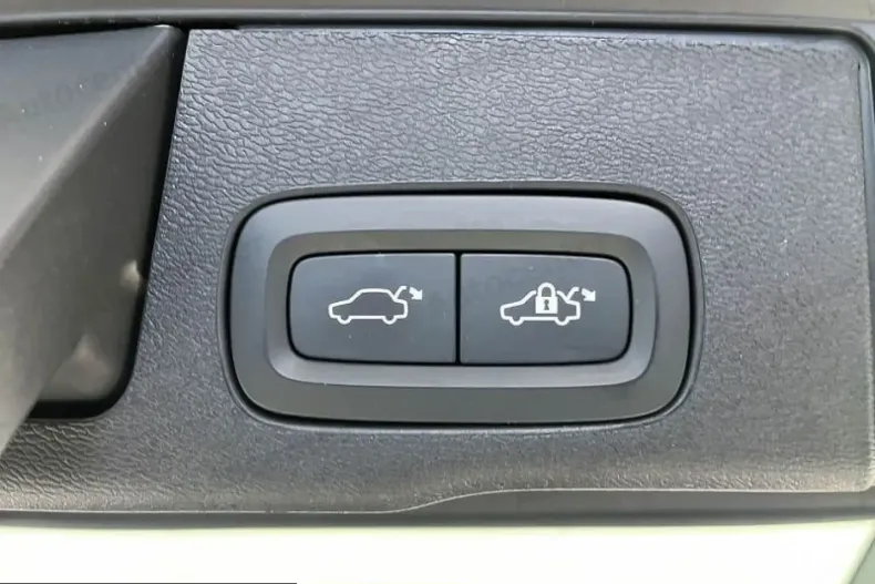 Volvo XC60 din 2023 cu 49.600 km - oferta VOL203088 - foto 14