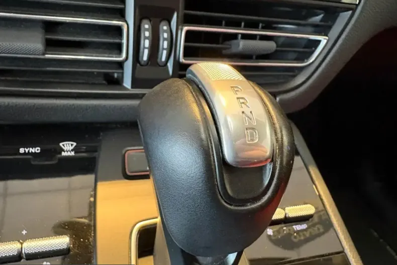 Porsche Macan din 2023 cu 72.100 km - oferta POR203089 - foto 8