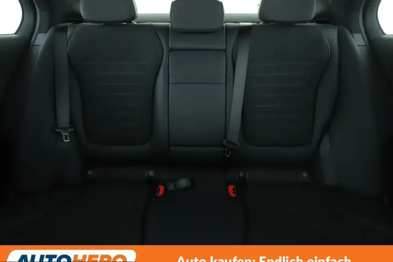 Mercedes-Benz C 200 (Clasa C) din 2022 cu 53.086 km - oferta MER203105 - foto 13