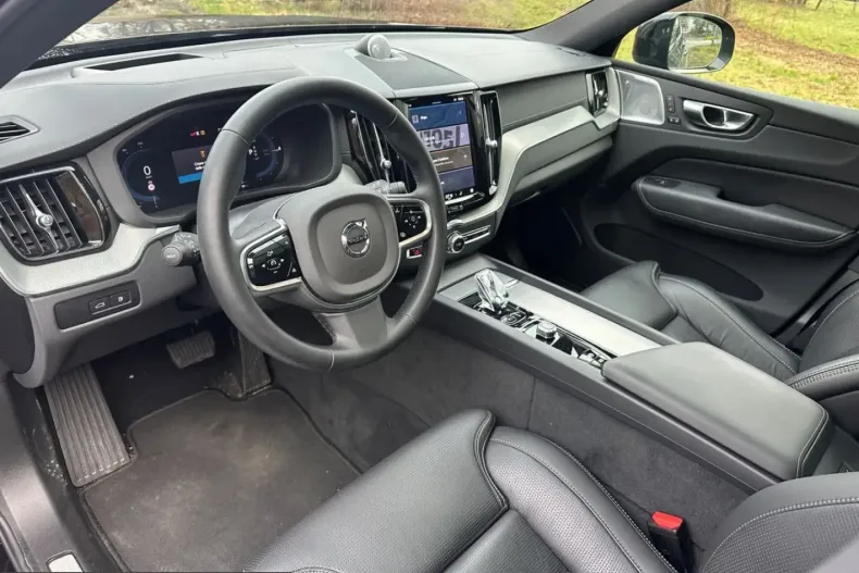 Volvo XC60 din 2025 cu 30.000 km - oferta VOL203108 - foto 8