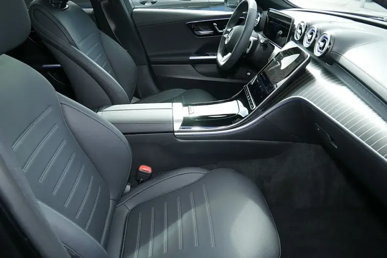 Mercedes-Benz C 300 (Clasa C) din 2025 cu 6.828 km - oferta MER203113 - foto 6