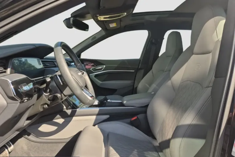 Audi Q8 e-tron din 2023 cu 32.500 km - oferta AUD203116 - foto 8