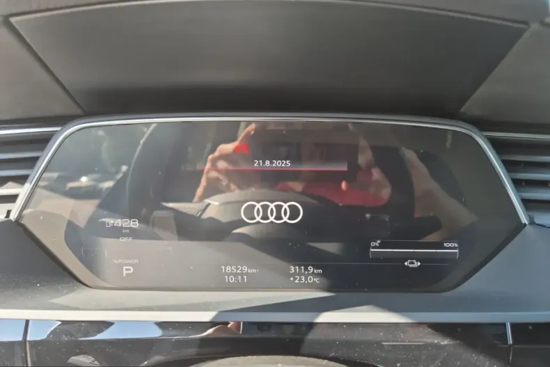 Audi Q8 e-tron din 2023 cu 32.500 km - oferta AUD203116 - foto 10