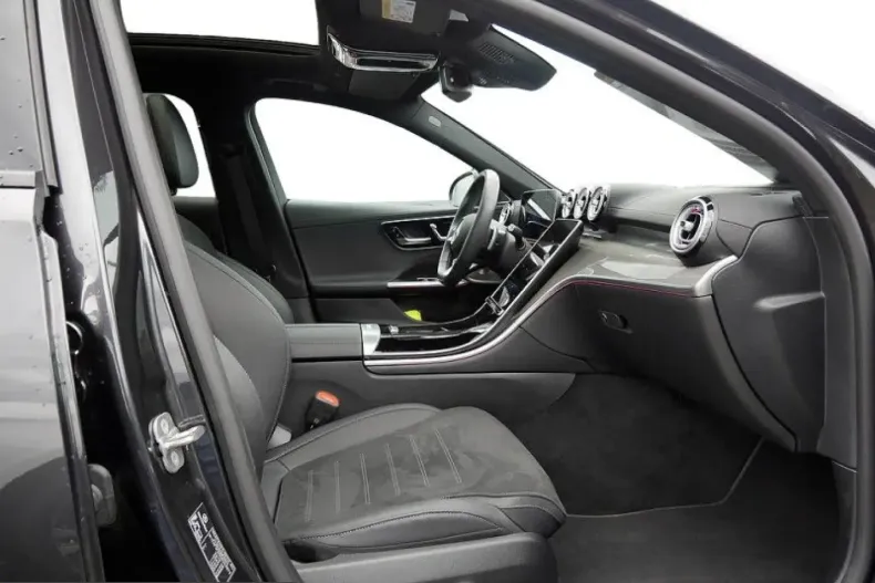 Mercedes-Benz C 400 (Clasa C) din 2025 cu 23.148 km - oferta MER203121 - foto 5