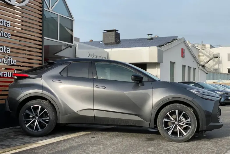 Toyota C-HR din 2024 cu 7.000 km - oferta TOY203122 - foto 3