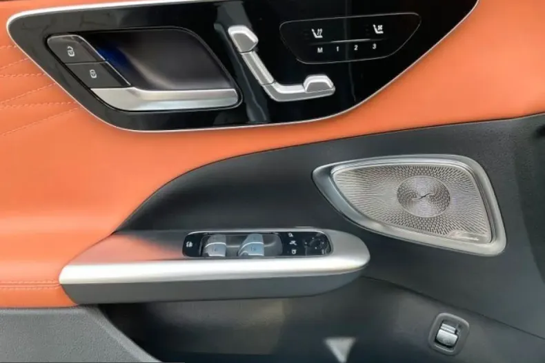 Mercedes-Benz C 300 (Clasa C) din 2023 cu 42.800 km - oferta MER203124 - foto 16