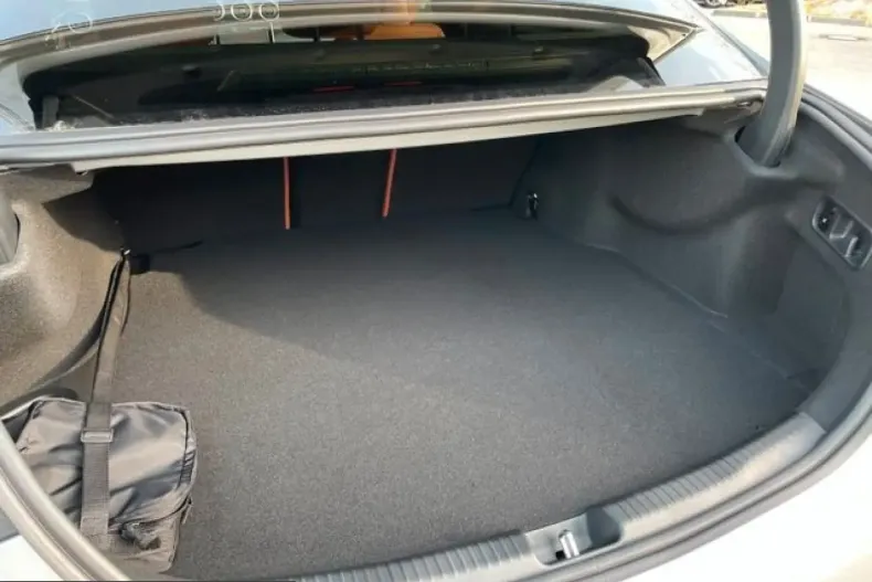 Mercedes-Benz C 300 (Clasa C) din 2023 cu 42.800 km - oferta MER203124 - foto 19