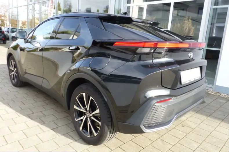 Toyota C-HR din 2024 cu 10.240 km - oferta TOY203125 - foto 2