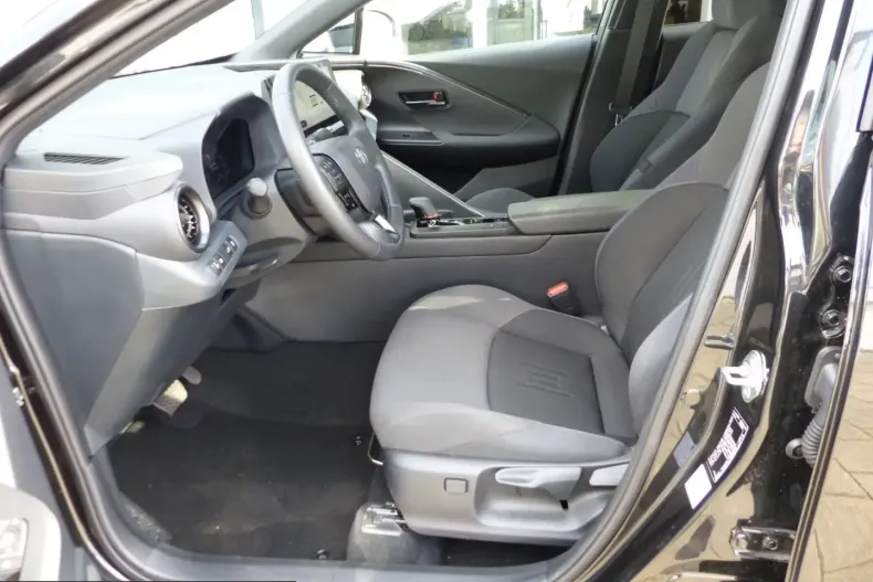 Toyota C-HR din 2024 cu 10.240 km - oferta TOY203125 - foto 12