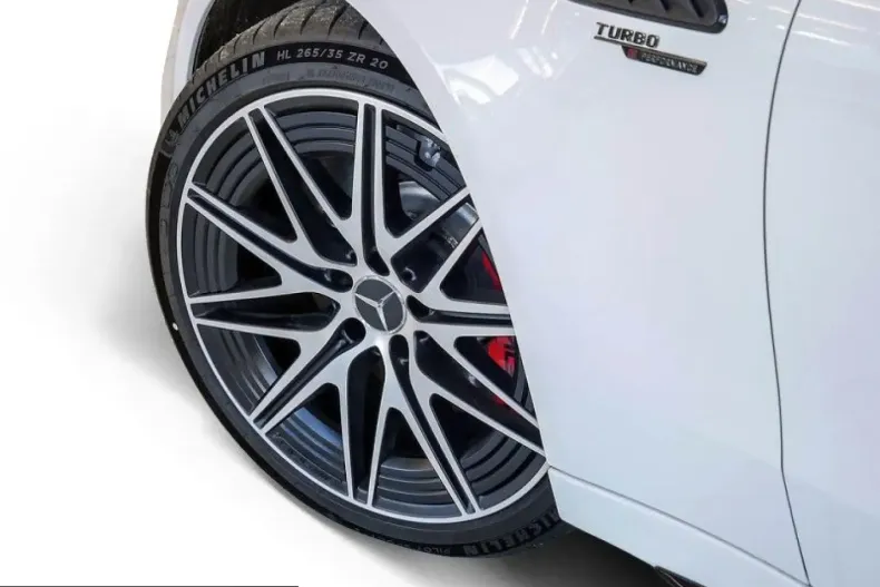 Mercedes-Benz C 63 AMG (Clasa C) din 2024 cu 4.400 km - oferta MER203128 - foto 5