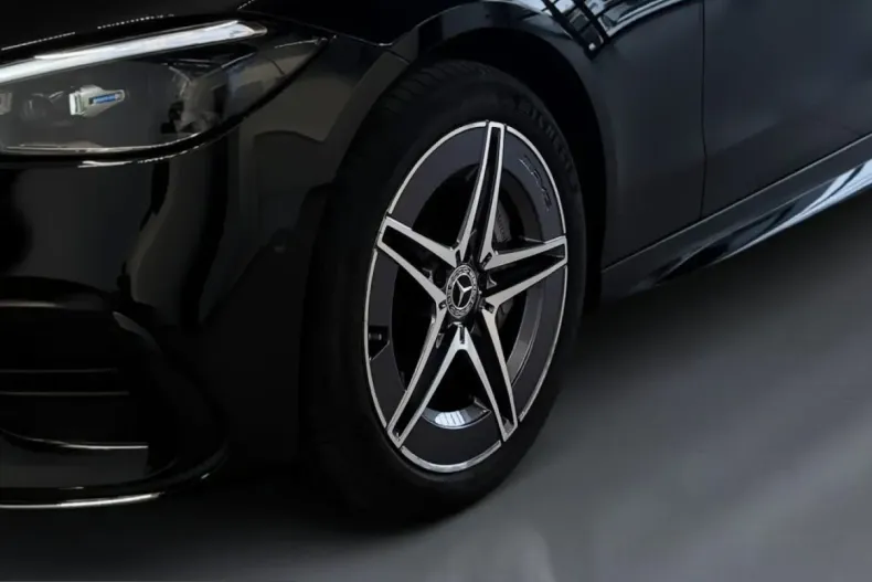 Mercedes-Benz C 400 (Clasa C) din 2024 cu 28.993 km - oferta MER203129 - foto 3