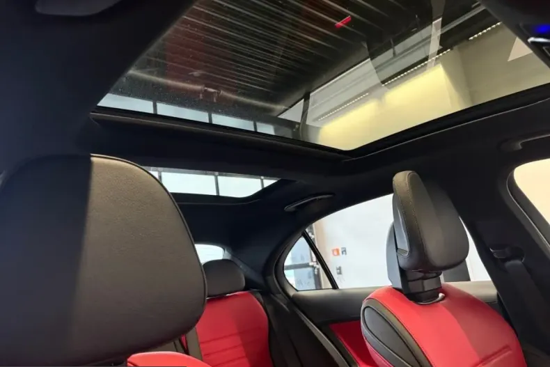 Mercedes-Benz C 400 (Clasa C) din 2024 cu 28.993 km - oferta MER203129 - foto 15