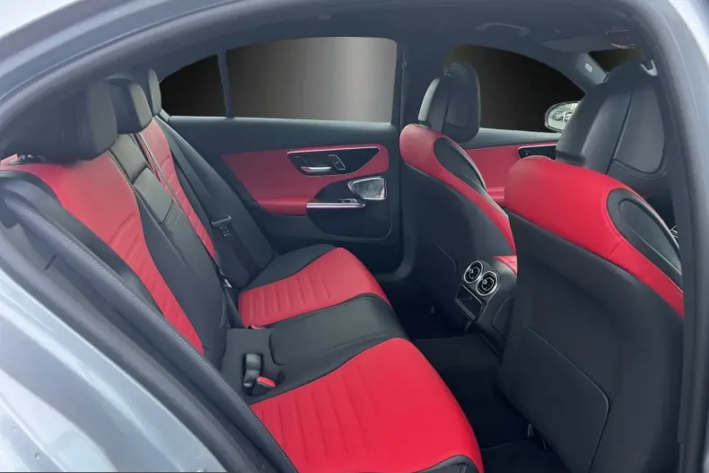 Mercedes-Benz C 300 (Clasa C) din 2023 cu 9.989 km - oferta MER203132 - foto 11