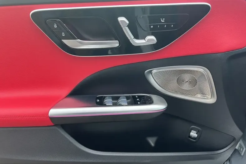 Mercedes-Benz C 300 (Clasa C) din 2023 cu 9.989 km - oferta MER203132 - foto 14