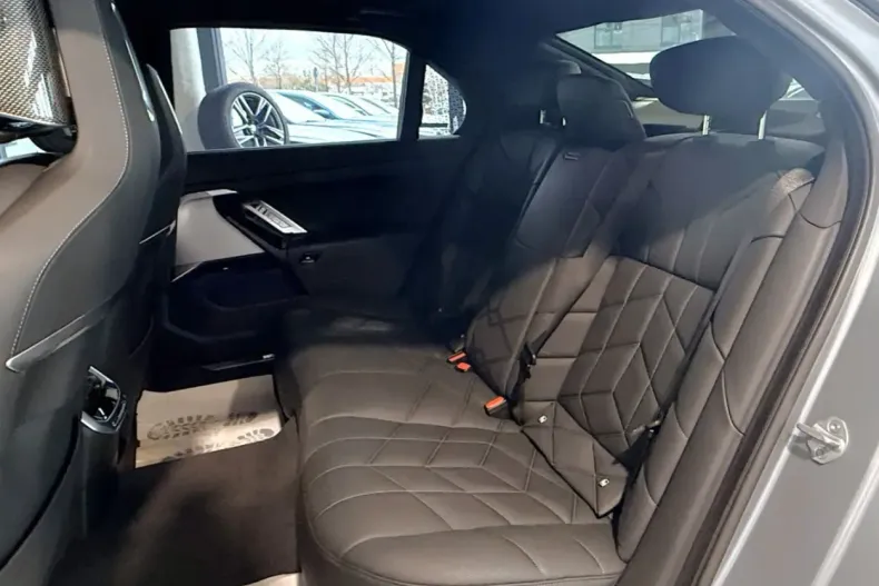 BMW i7 (Seria 7) din 2023 cu 38.517 km - oferta BMW203134 - foto 12