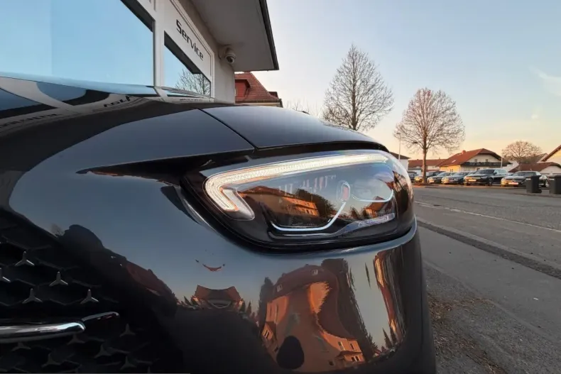 Mercedes-Benz C 300 (Clasa C) din 2023 cu 20.922 km - oferta MER203139 - foto 6