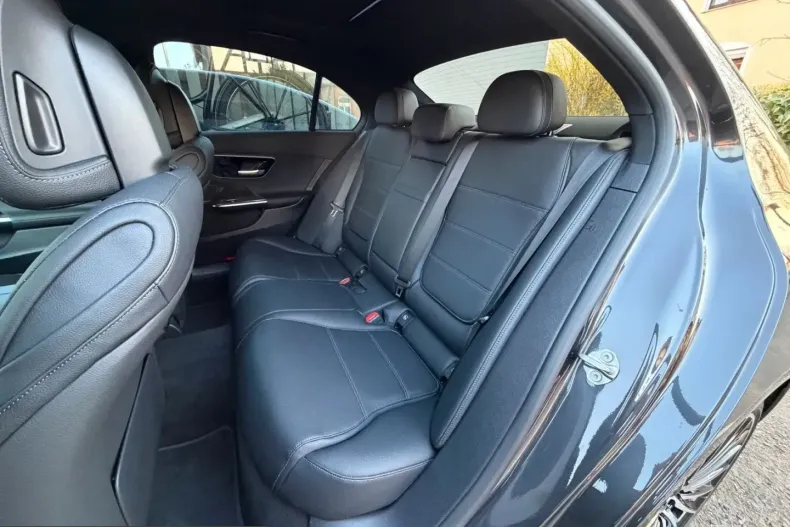 Mercedes-Benz C 300 (Clasa C) din 2023 cu 20.922 km - oferta MER203139 - foto 17