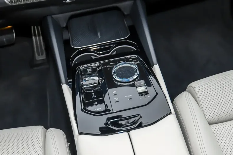 BMW 550 (Seria 5) din 2025 cu 28.174 km - oferta BMW203140 - foto 15