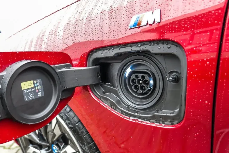 BMW 550 (Seria 5) din 2025 cu 28.174 km - oferta BMW203140 - foto 21