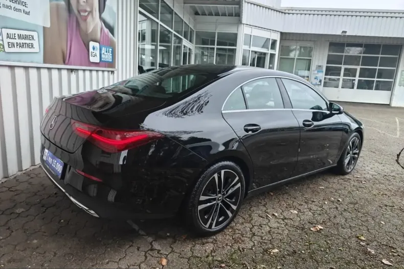 Mercedes-Benz CLA 180 (Clasa CLA) din 2024 cu 14.524 km - oferta MER203141 - foto 4