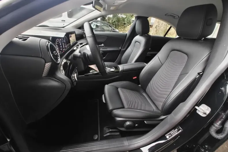 Mercedes-Benz CLA 180 (Clasa CLA) din 2024 cu 14.524 km - oferta MER203141 - foto 12