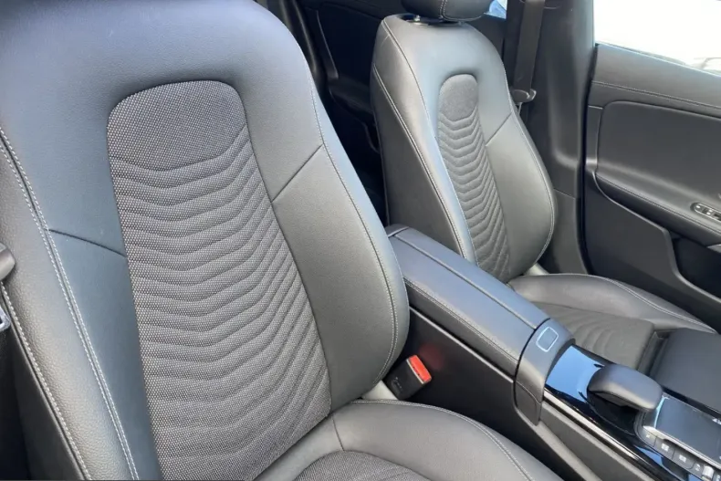 Mercedes-Benz CLA 250 (Clasa CLA) din 2023 cu 29.000 km - oferta MER203142 - foto 4