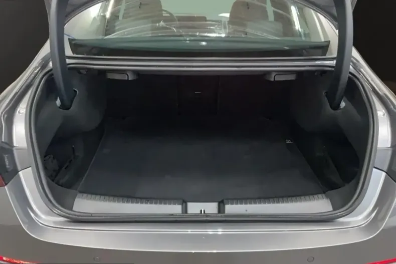 Mercedes-Benz CLA 180 (Clasa CLA) din 2025 cu 5.464 km - oferta MER203143 - foto 11