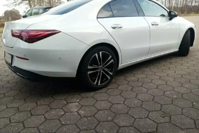 Mercedes-Benz CLA 180 (Clasa CLA) din 2023 cu 39.900 km - oferta MER203144 - foto 3